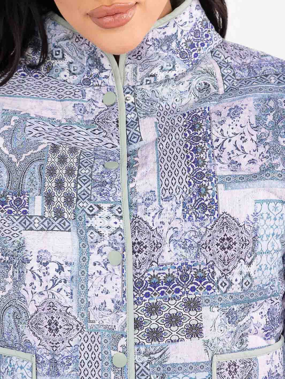 WOMEN'S LONG SLEEVE BUTTON CLOSURE FRONT POCKETS MULTI PRINT JACKET