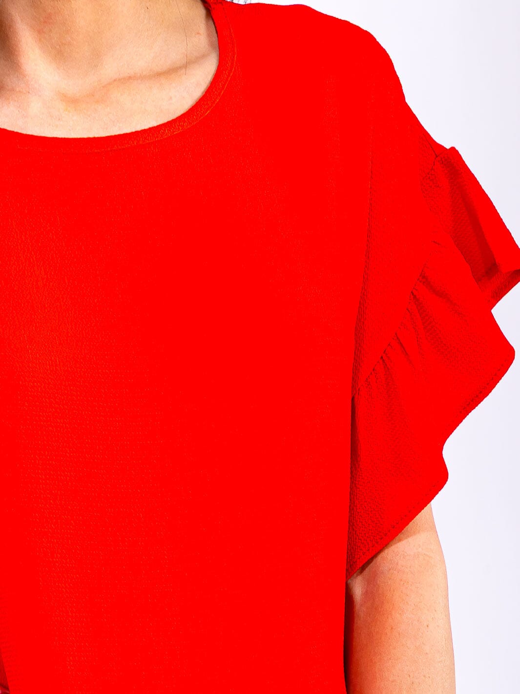 WOMEN'S SHORT RUFFLE SLEEVE TIERED BLOUSE