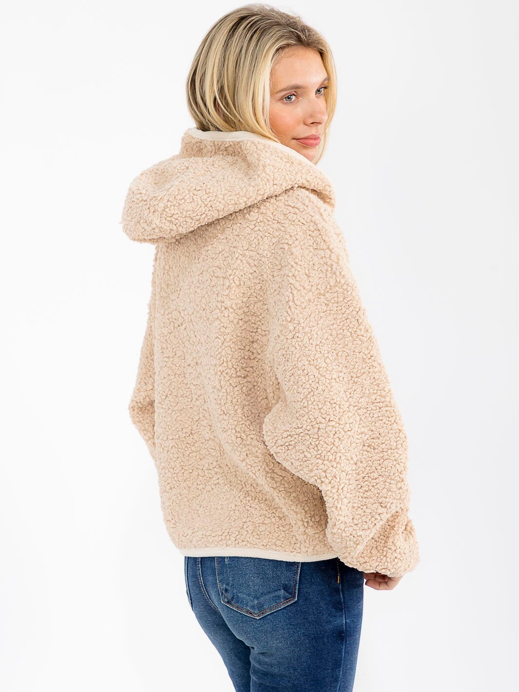 WOMEN'S LONG SLEEVE ZIPPER CLOSURE FRONT POCKETS HOODED SHERPA JACKET