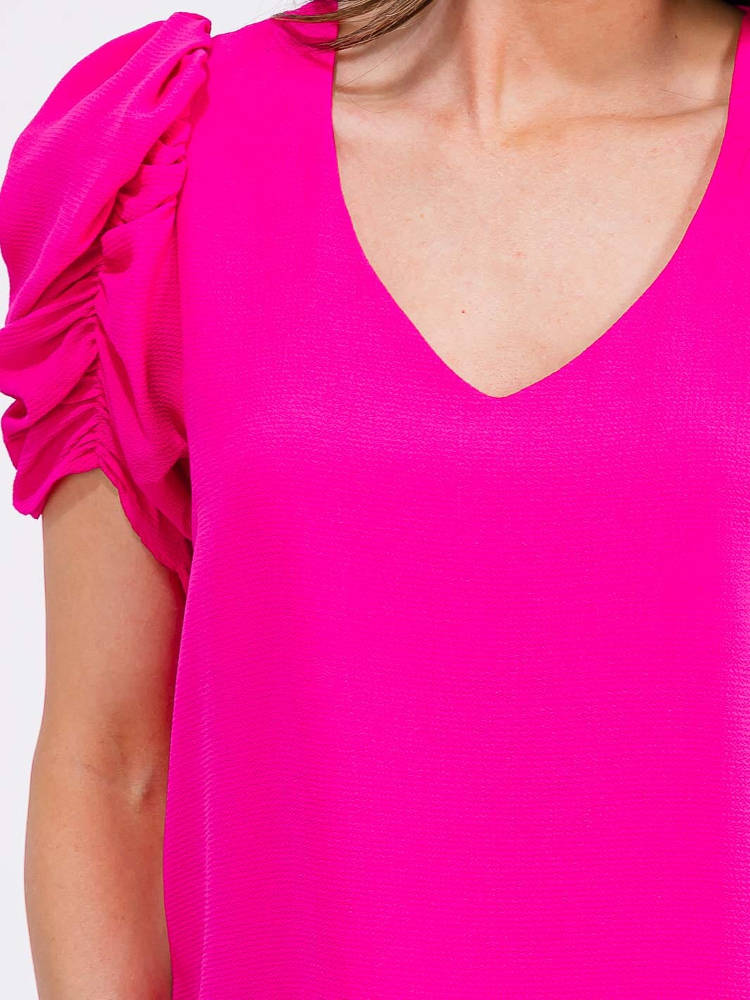 WOMEN'S SHORT PUFF SLEEVE V-NECK BLOUSE
