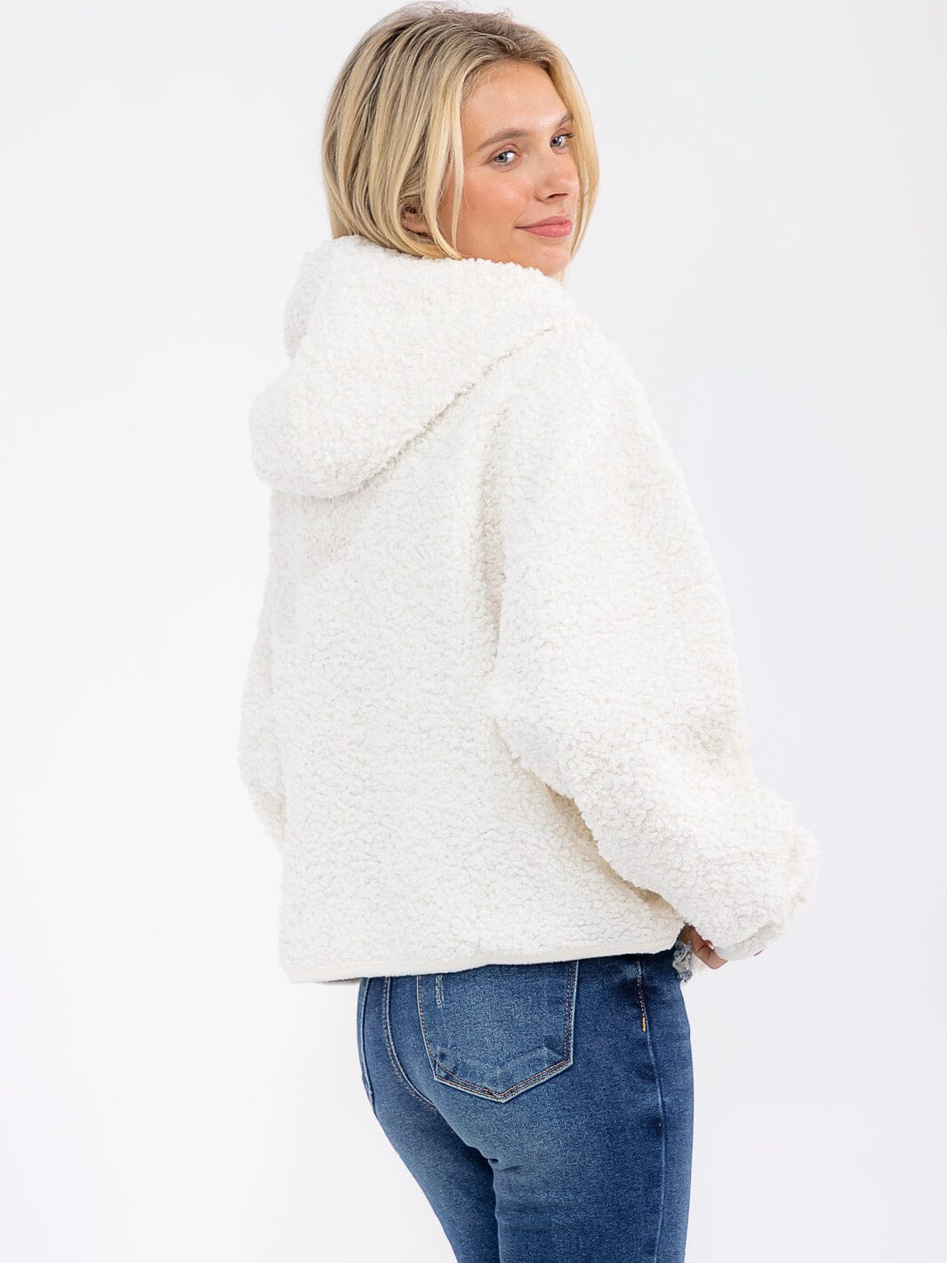 WOMEN'S LONG SLEEVE ZIPPER CLOSURE FRONT POCKETS HOODED SHERPA JACKET