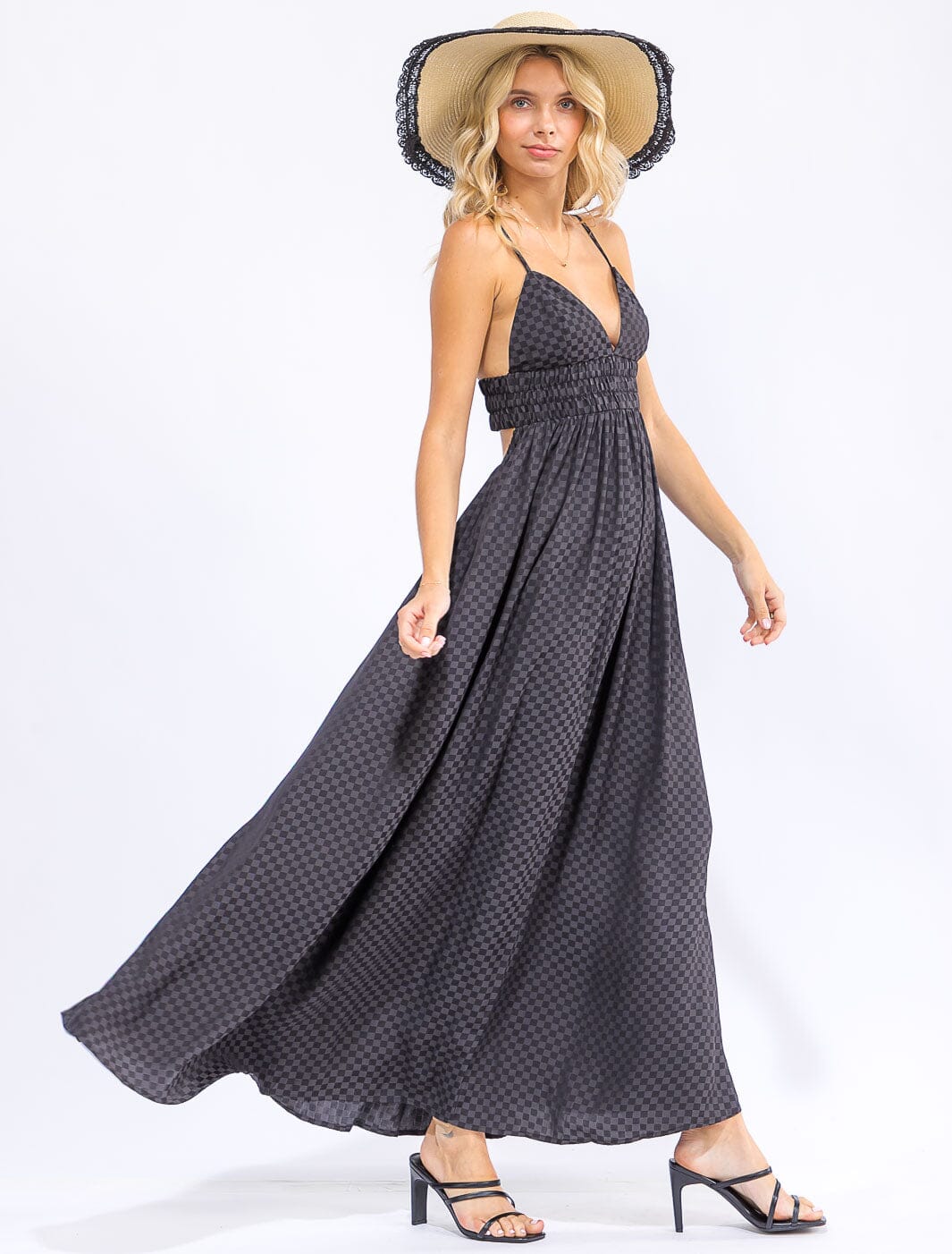 WOMEN'S SLEEVELESS V-NECK OPEN BACK CHEKERS PRINT MAXI DRESS