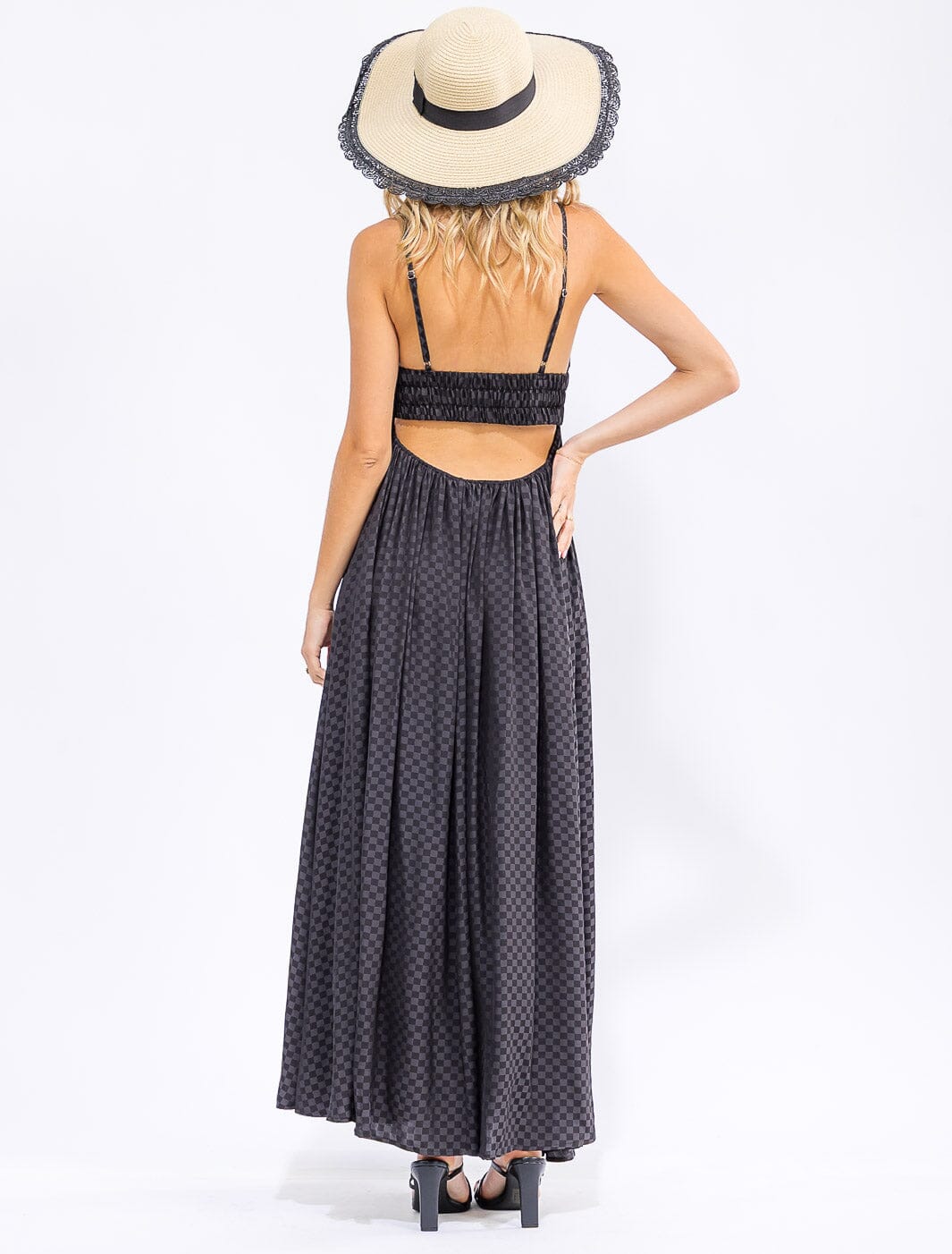 WOMEN'S SLEEVELESS V-NECK OPEN BACK CHEKERS PRINT MAXI DRESS