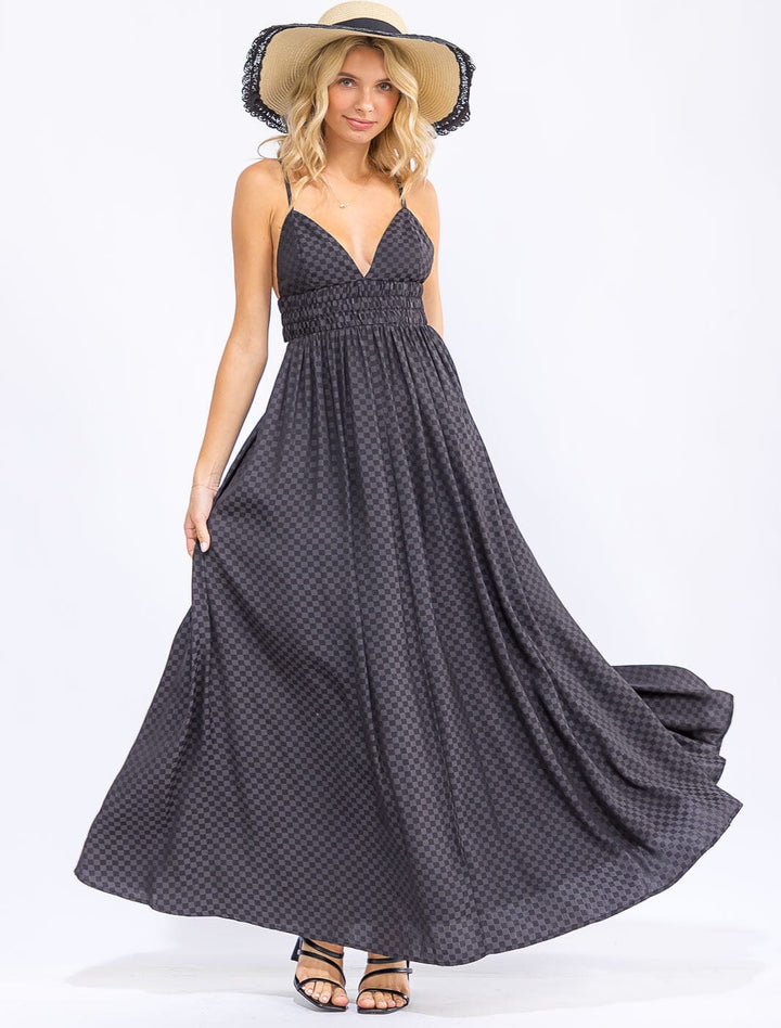 WOMEN'S SLEEVELESS V-NECK OPEN BACK CHEKERS PRINT MAXI DRESS