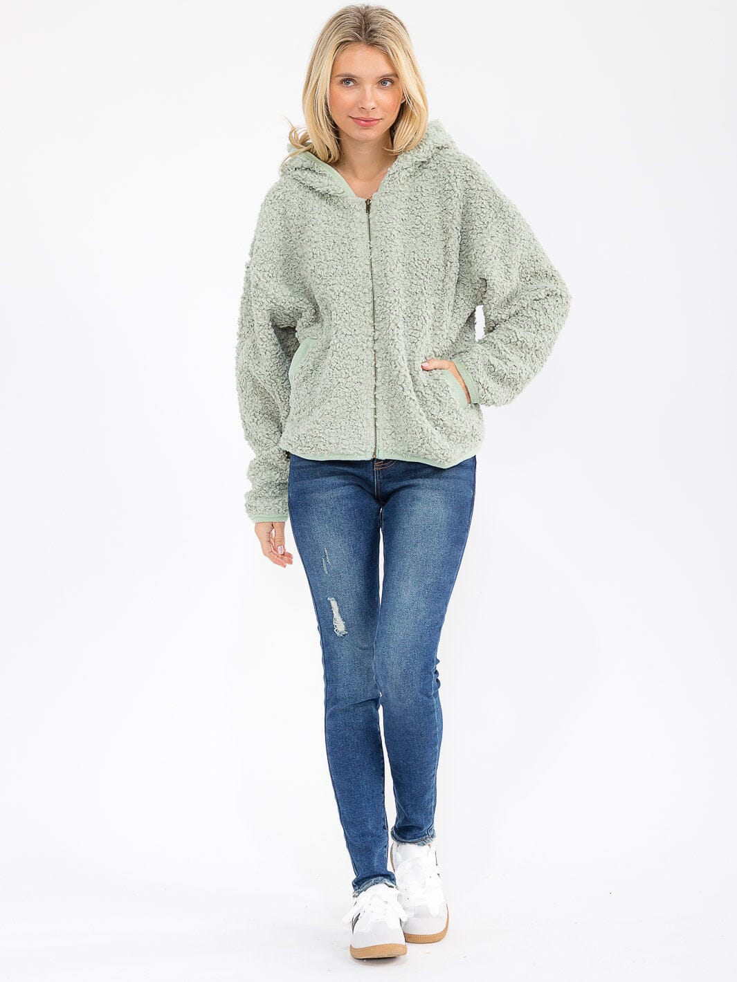 WOMEN'S LONG SLEEVE ZIPPER CLOSURE FRONT POCKETS HOODED SHERPA JACKET