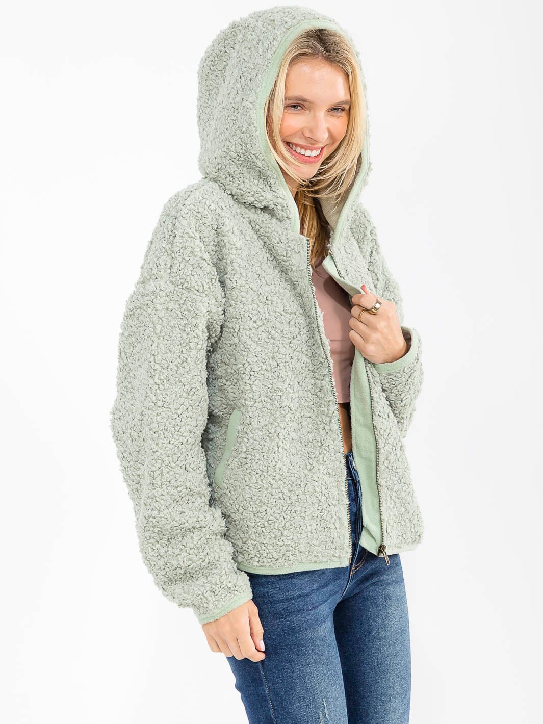 WOMEN'S LONG SLEEVE ZIPPER CLOSURE FRONT POCKETS HOODED SHERPA JACKET