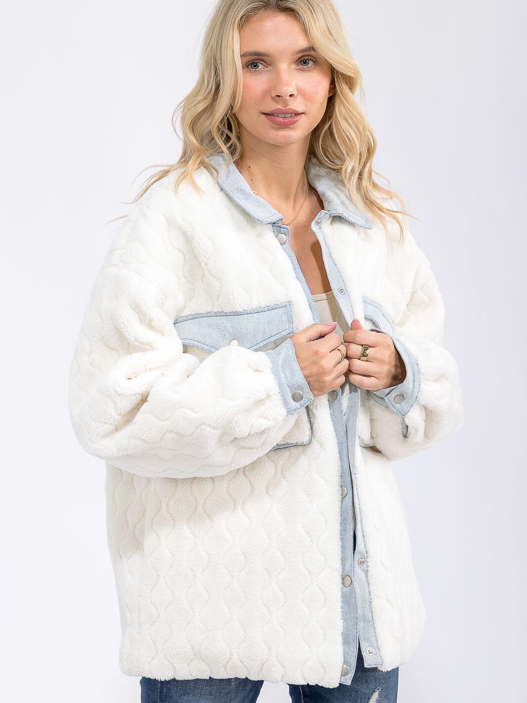 WOMEN'S LONG SLEEVE BUTTON CLOSURE FRONT POCKETS SHERPA JACKET