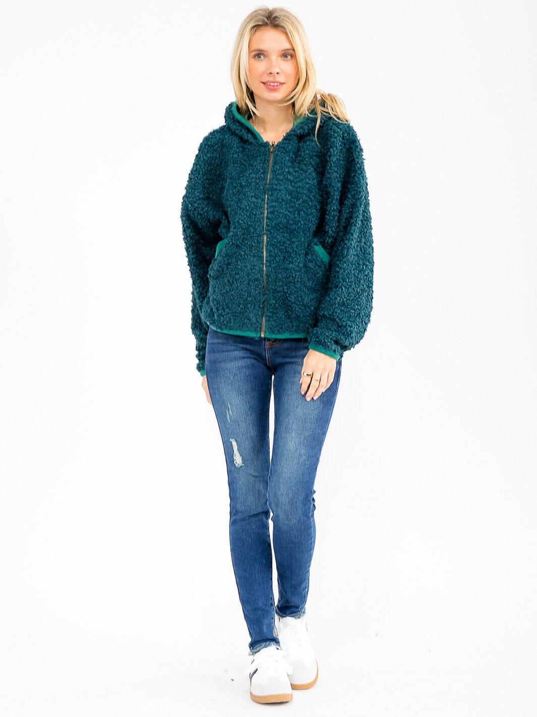 WOMEN'S LONG SLEEVE ZIPPER CLOSURE FRONT POCKETS HOODED SHERPA JACKET