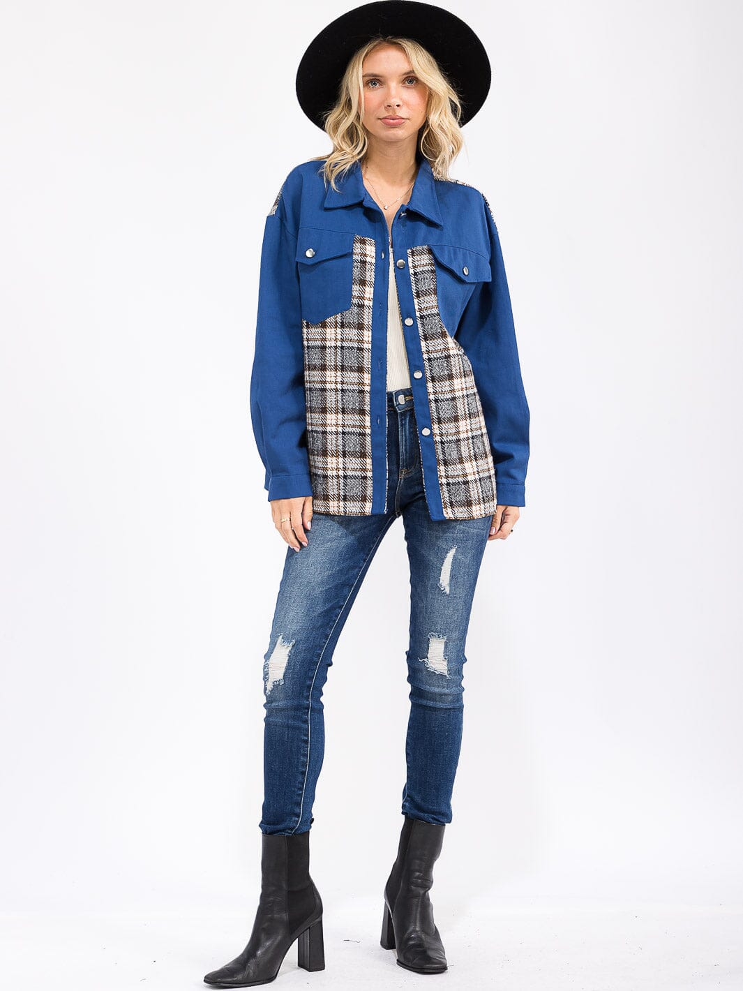 WOMEN'S LONG SLEEVE FRONT POCKETS BUTTON CLOSURE PLAID DENIM JACKET