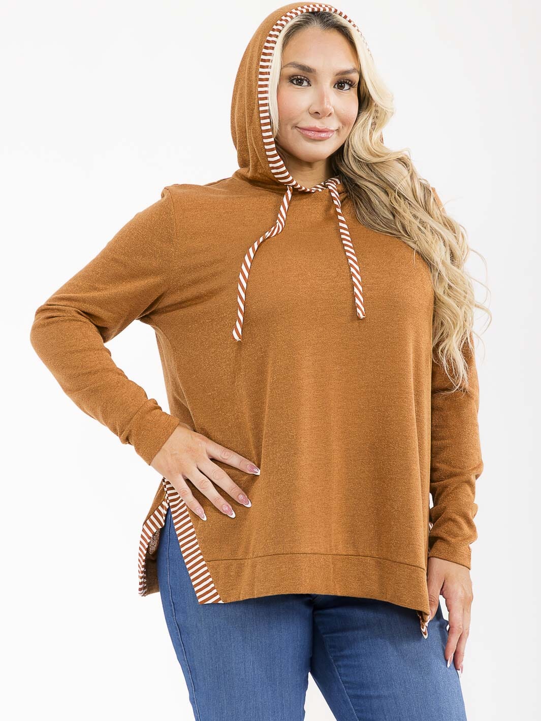 PLUS SIZE LONG SLEEVE HOODED TOP