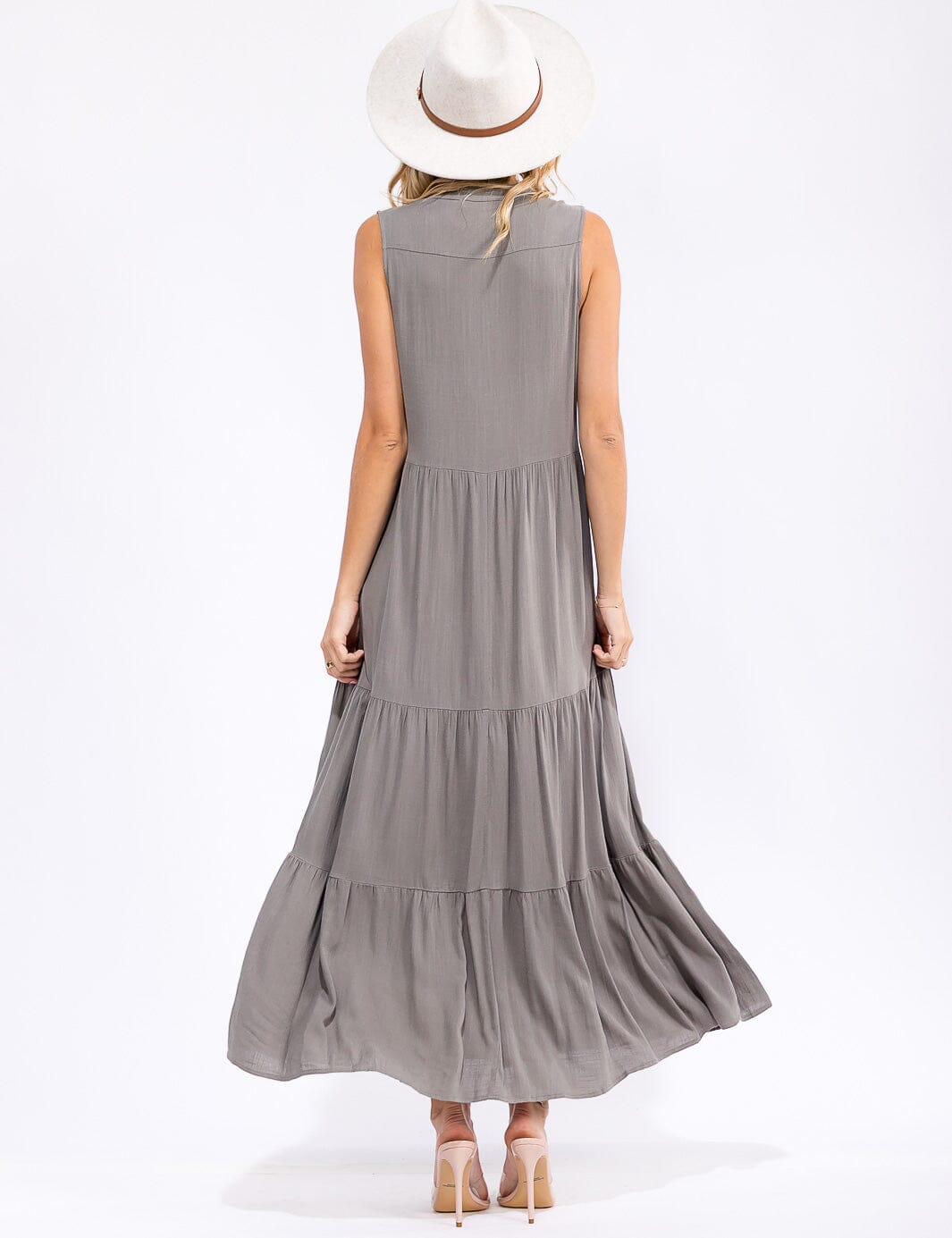 WOMEN'S SLEEVELESS V-NECK BUTTON UP TIERED MAXI DRESS