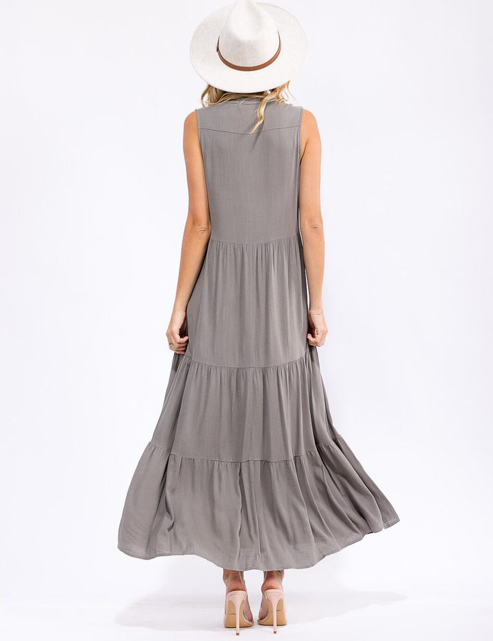 WOMEN'S SLEEVELESS V-NECK BUTTON UP TIERED MAXI DRESS