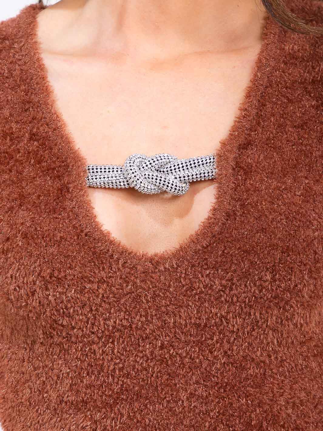 WOMEN'S SHORT SLEEVE V-NECK FUZZY DETAILED TOP