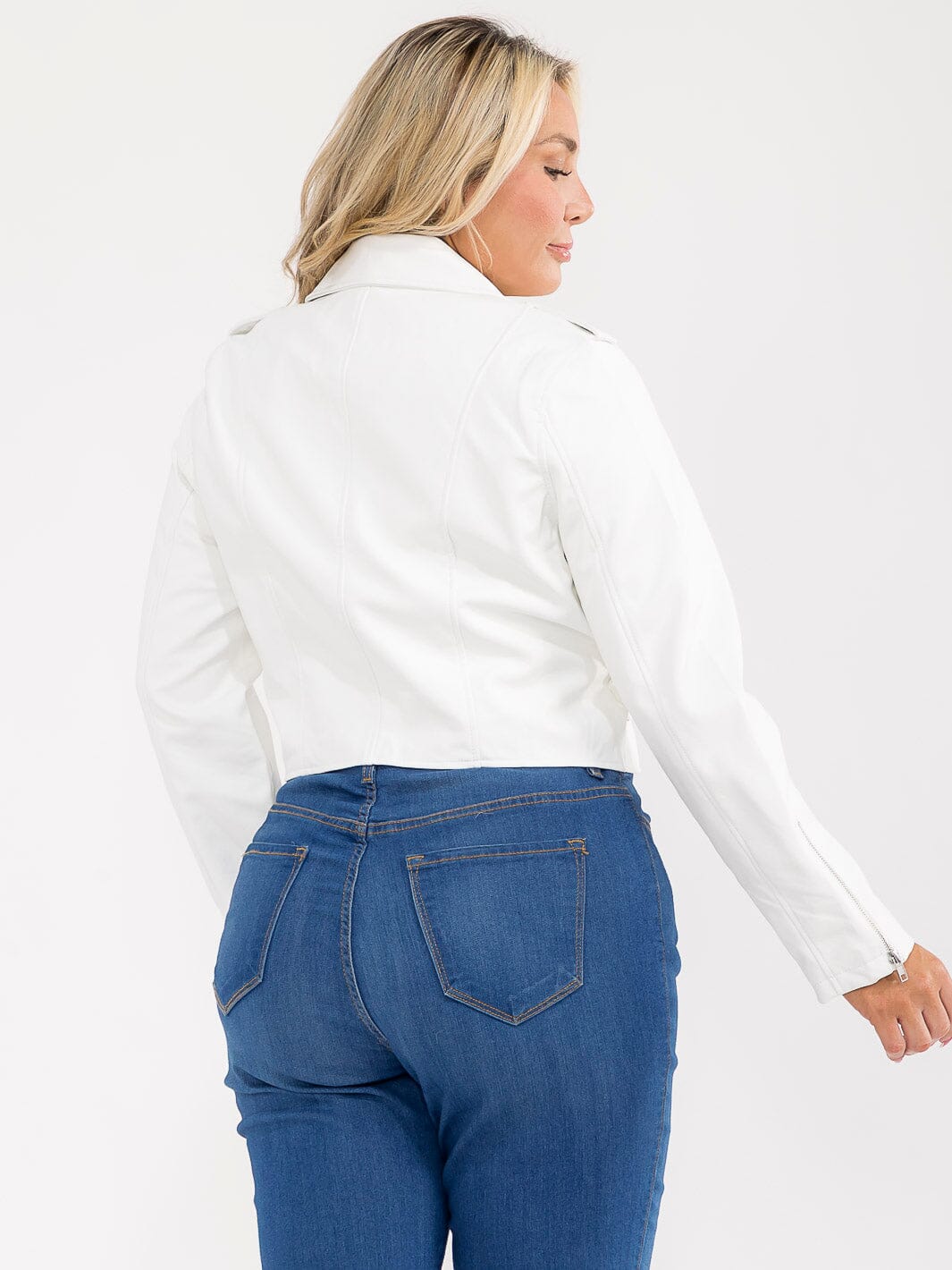 PLUS SIZE LONG SLEEVE ZIPPER CLOSURE PLEATHER JACKET