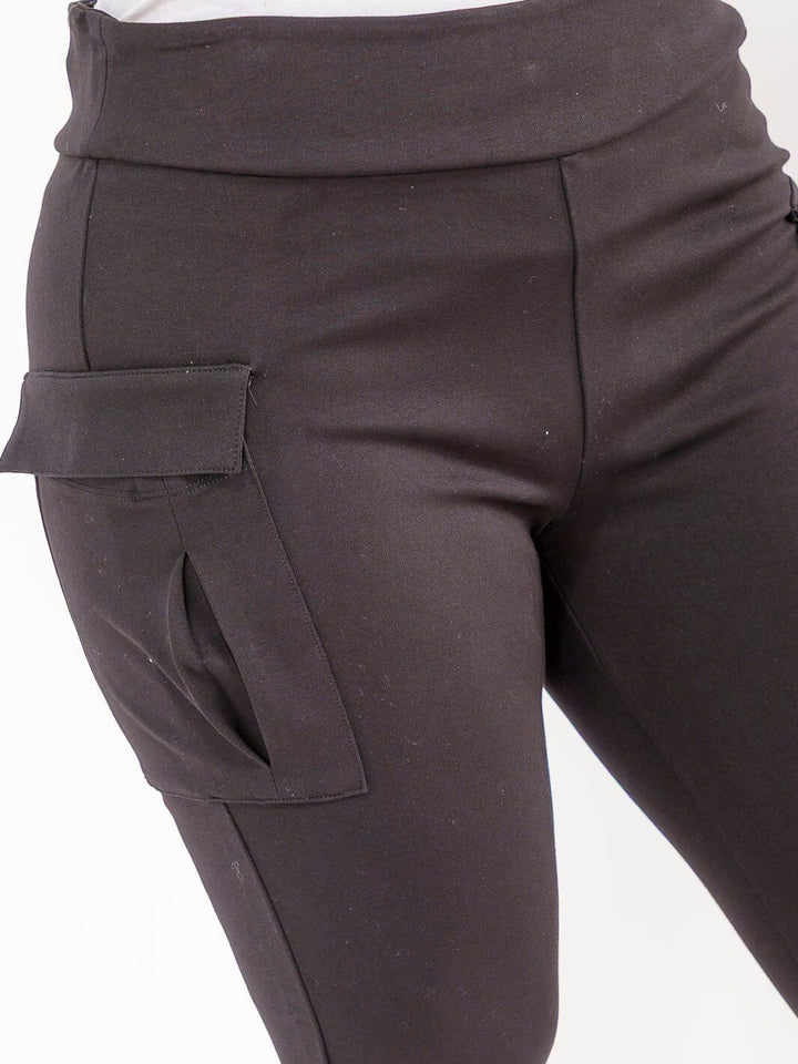 PLUS SIZE ELASTIC WAIST CARGO POCKETS SKINNY LEG PANTS