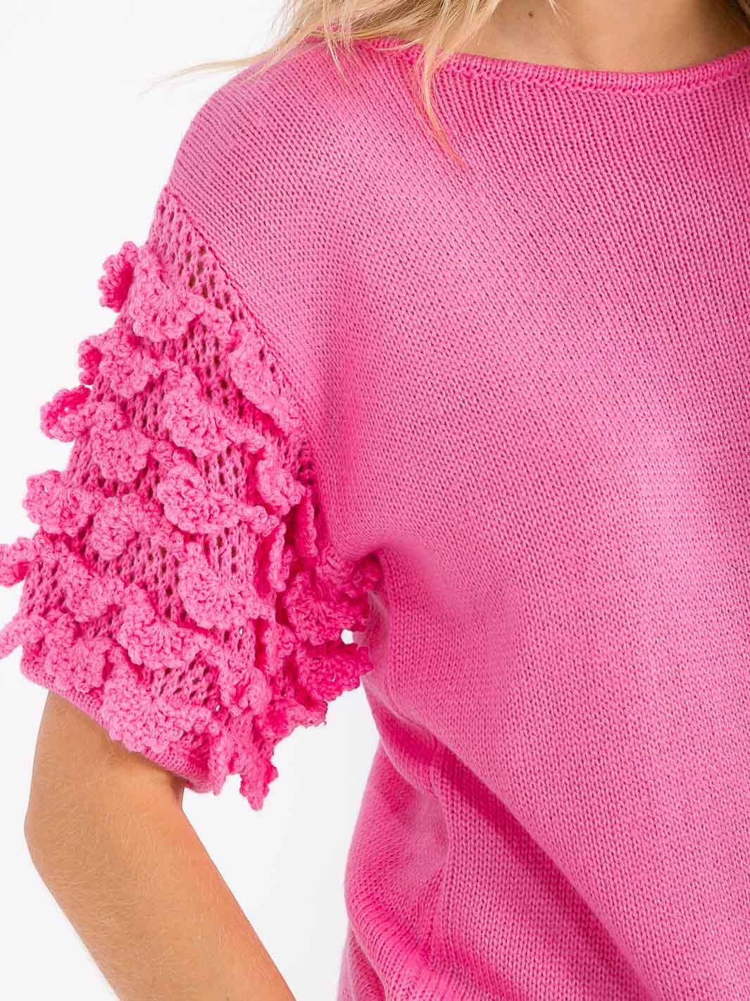 WOMEN'S SHORT RUFFLE SLEEVE KNIT BLOUSE