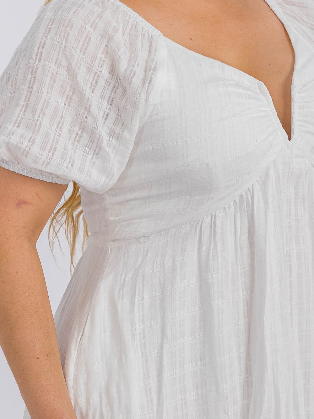 PLUS SIZE SHORT SLEEVE V-NECK SMOCK OPEN BACK MINI DRESS