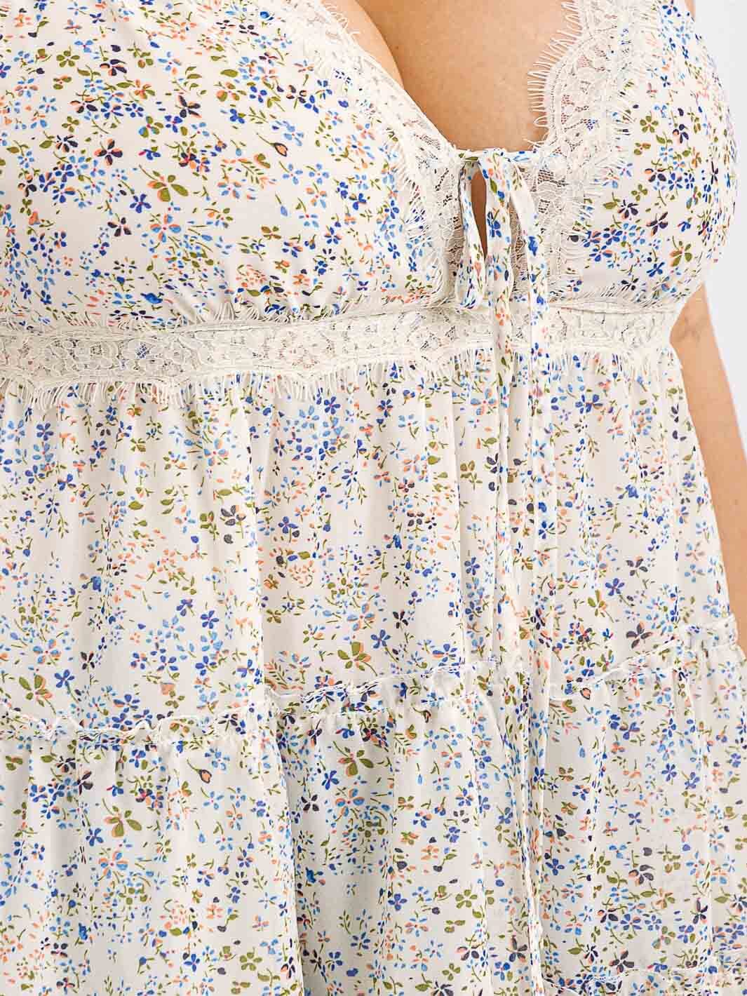 PLUS SIZE SLEEVELESS V-NECK TIERED FLORAL TUNIC BLOUSE