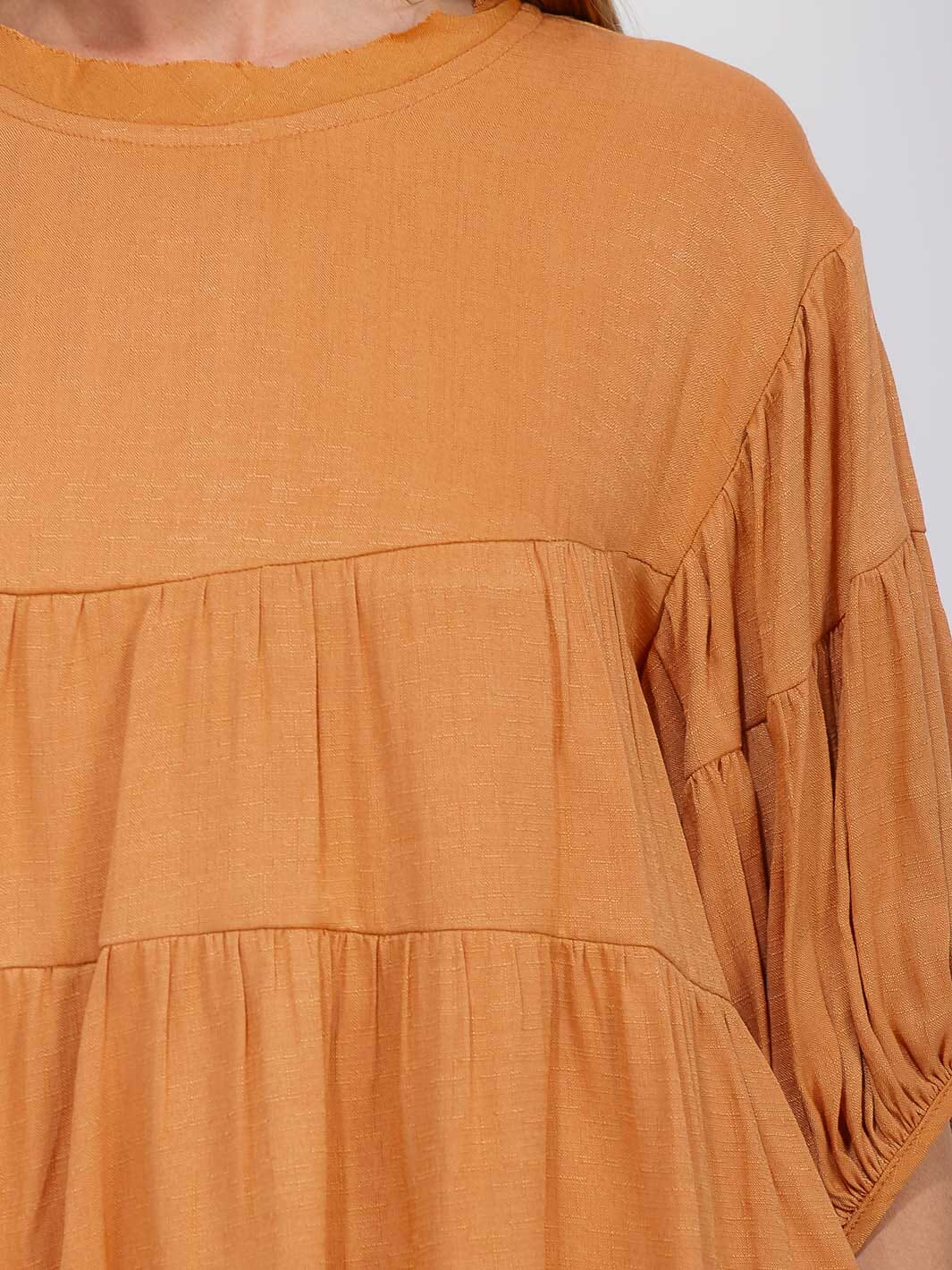 WOMEN'S SHORT SLEEVE TIERED LOOSE FIT BLOUSE