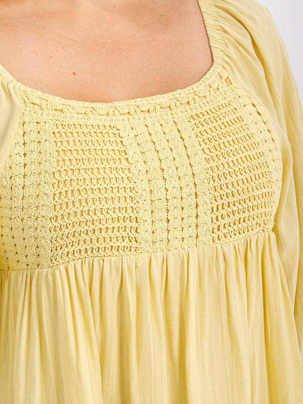 PLUS SIZE 3/4 SLEEVE SMOCK CROCHET DETAILED TUNIC BLOUSE