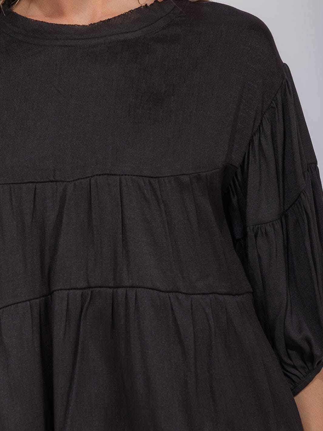 WOMEN'S SHORT SLEEVE TIERED LOOSE FIT BLOUSE