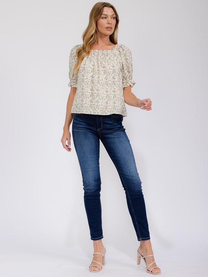 WOMEN'S SHORT SLEEVE FLOWER DETAILED BLOUSE