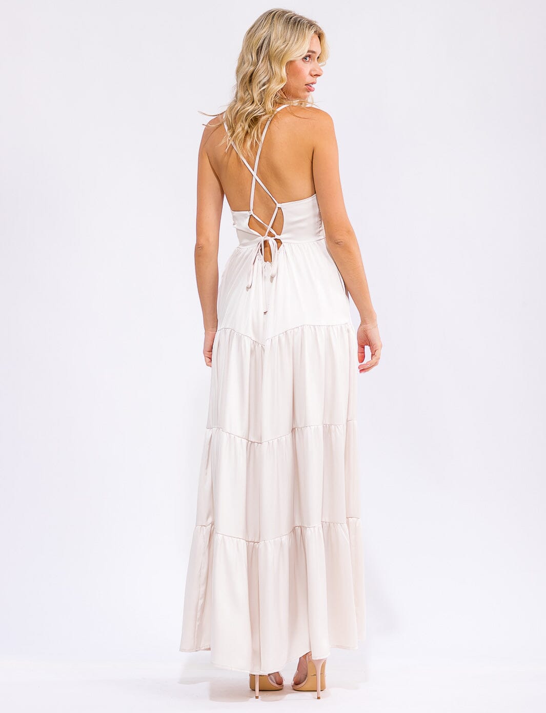 WOMEN'S SLEEVELESS V-NECK OPEN BACK TIERED MAXI DRESS