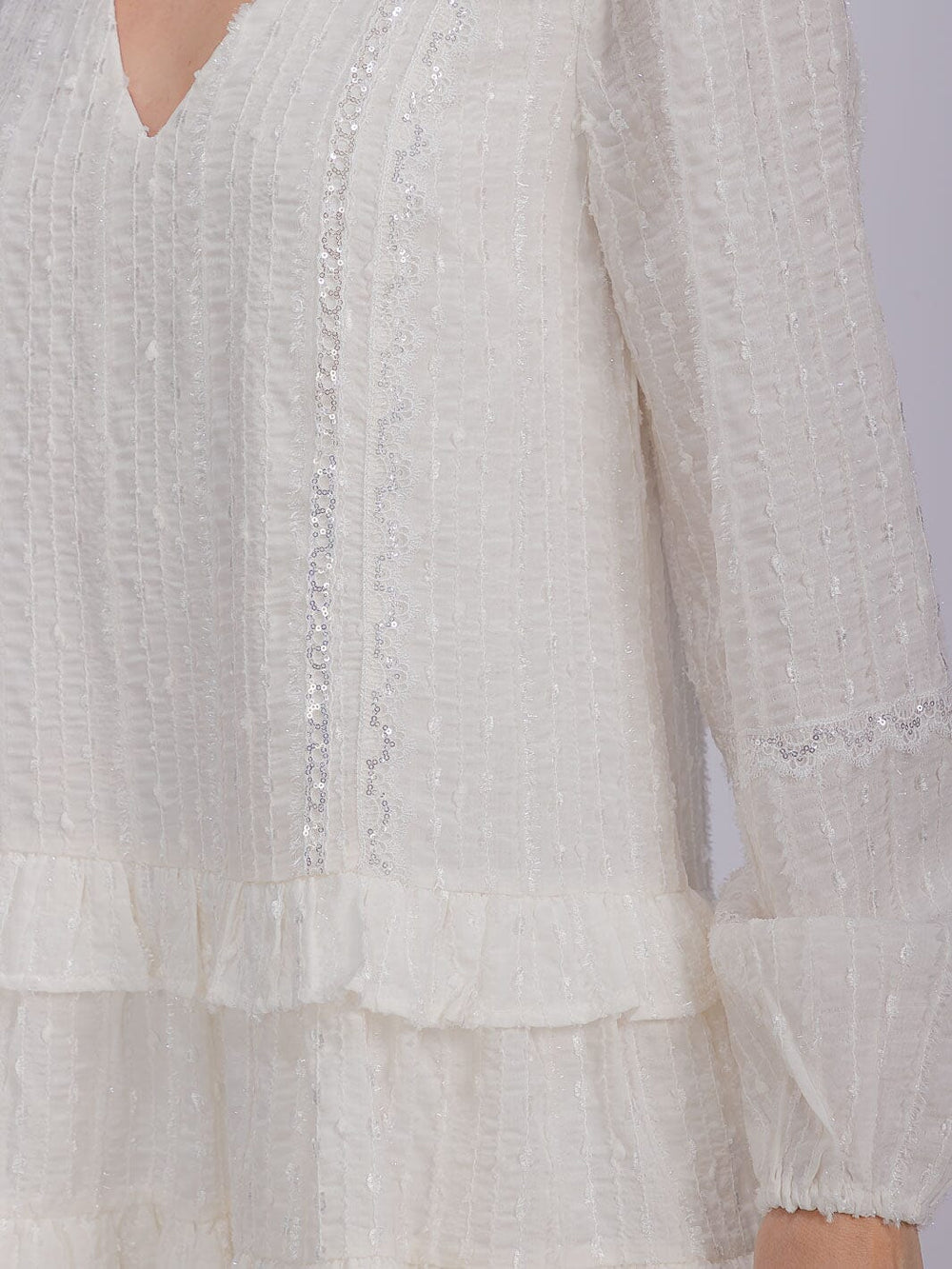 WOMEN'S LONG SLEEVE V-NECK RUFFLE TIERED SHIMMER MINI DRESS