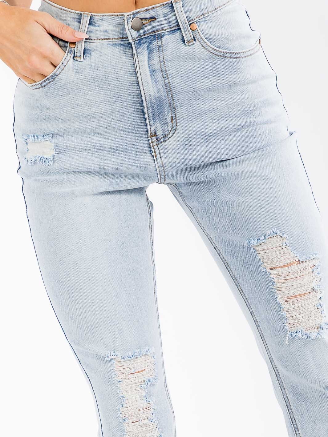 WOMEN'S BUTTON CLOSURE DISTRESS WASHED BELL LEG DENIM PANTS