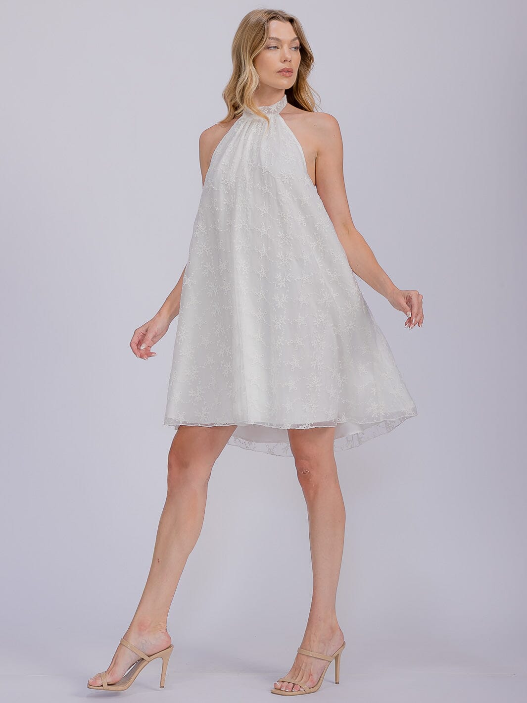 WOMEN'S SLEEVELESS HALTER NECK CROCHET FLORAL MINI DRESS