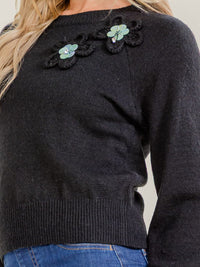 WOMEN'S LONG SLEEVE CROCHET FLOWER DETAILED PULLOVER SWEATER