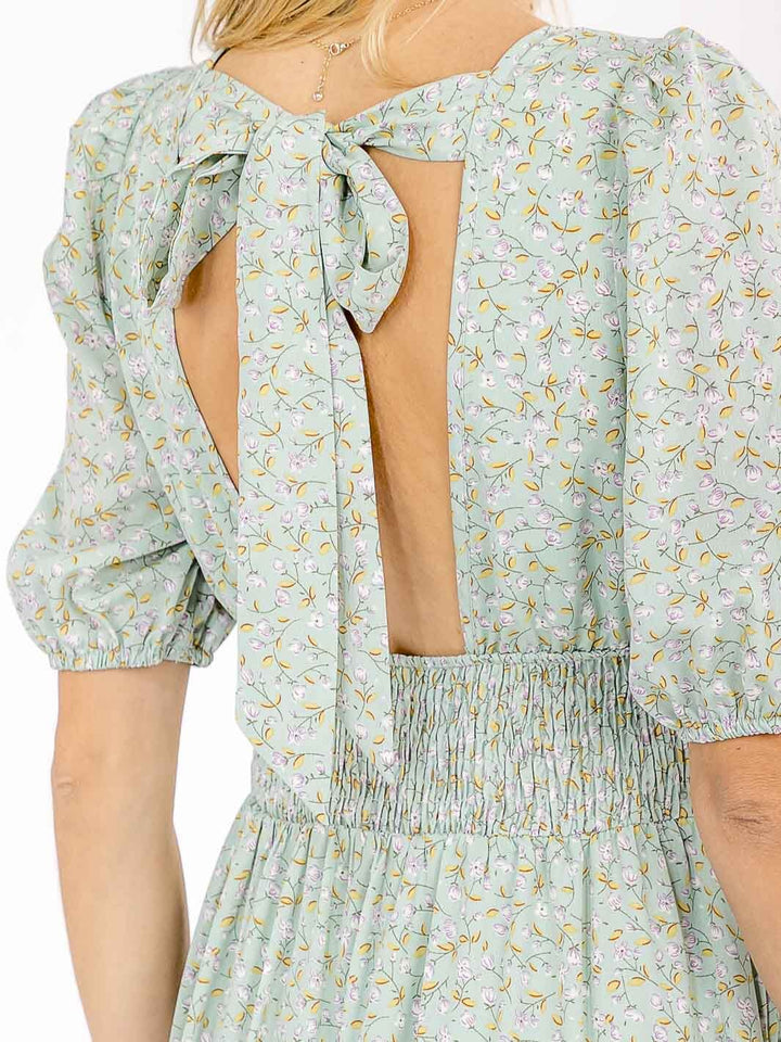 WOMEN'S SHORT SLEEVE SURPLICE SMOCK WAIST FLORAL TIERED OPEN BACK MAXI DRESS