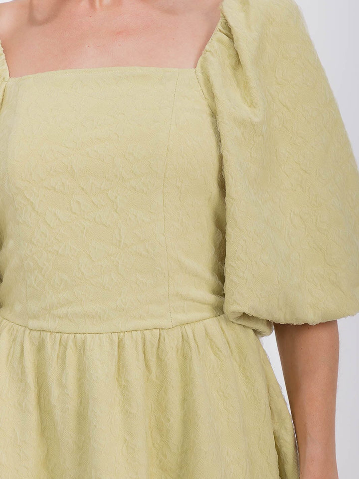 WOMEN'S SHORT PUFF SLEEVE SQUARE NECK SMOCK DETAILED TIERED MINI DRESS