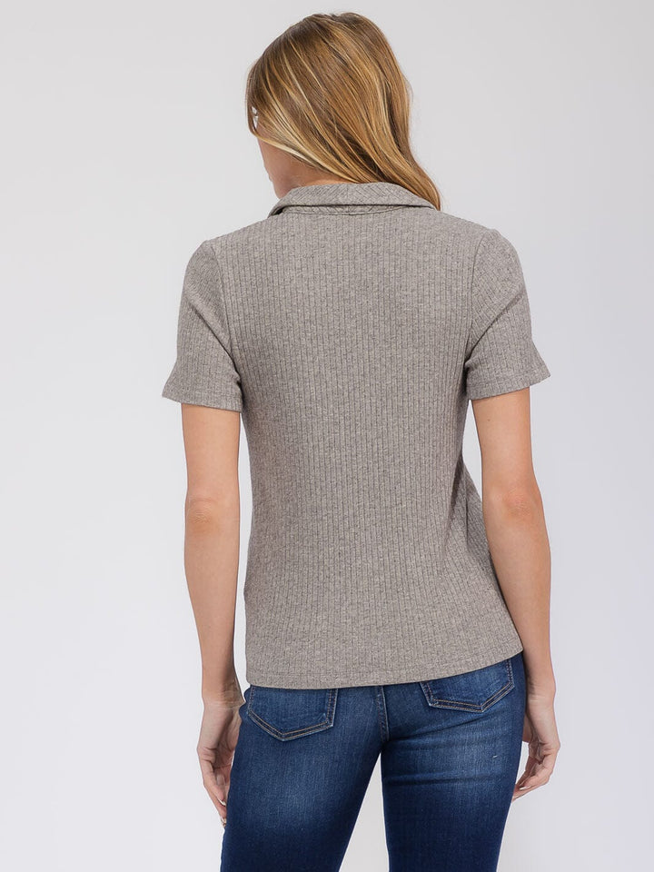 WOMEN'S SHORT SLEEVE BUTTON UP BLOUSE