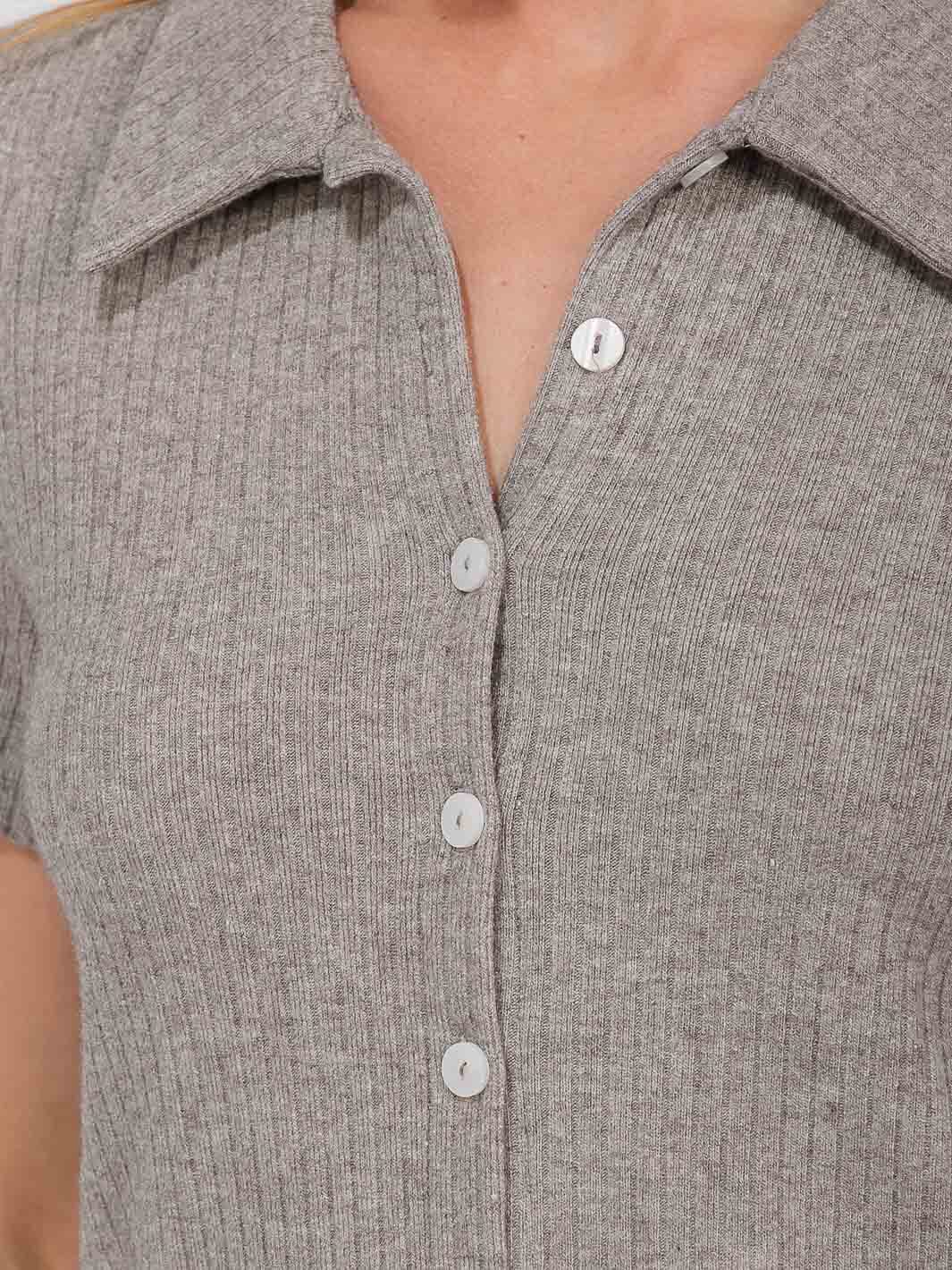 WOMEN'S SHORT SLEEVE BUTTON UP BLOUSE