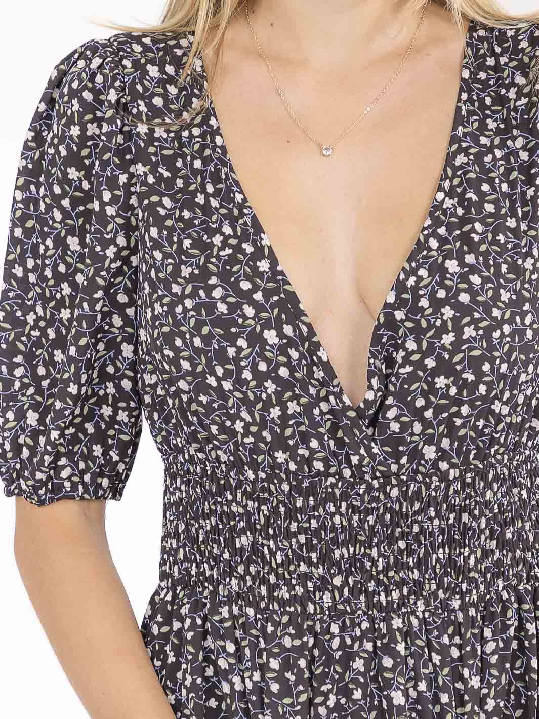 WOMEN'S SHORT SLEEVE SURPLICE SMOCK WAIST FLORAL TIERED OPEN BACK MAXI DRESS