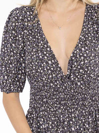 WOMEN'S SHORT SLEEVE SURPLICE SMOCK WAIST FLORAL TIERED OPEN BACK MAXI DRESS