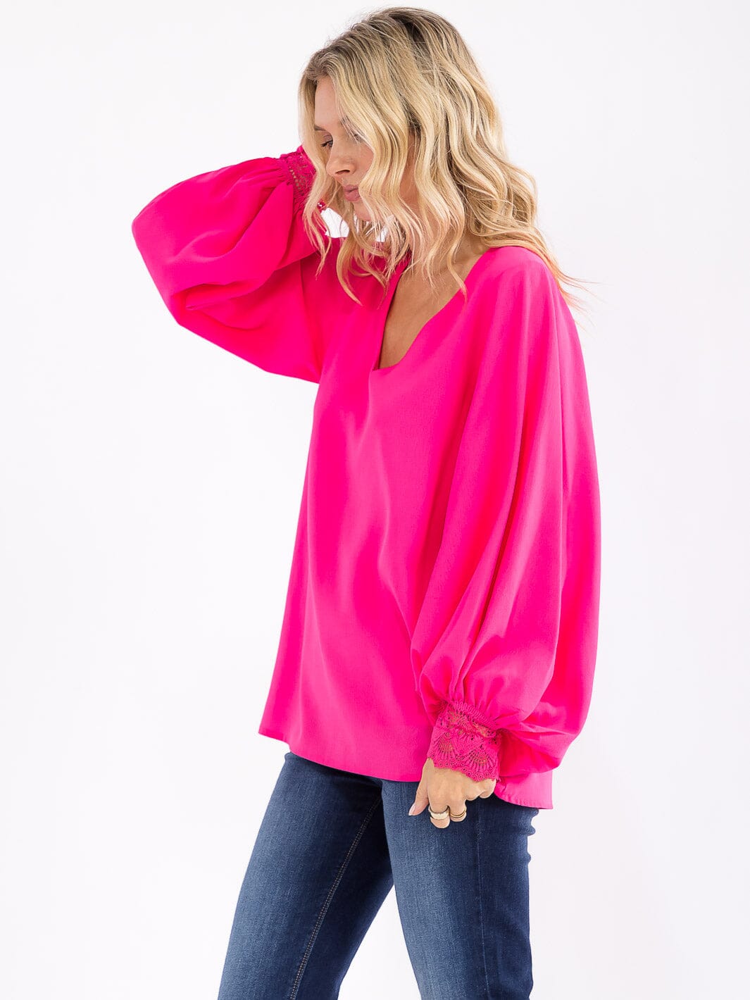 WOMEN'S LONG SLEEVE V-NECK CROCHET DETAILED LOOSE FIT BLOUSE