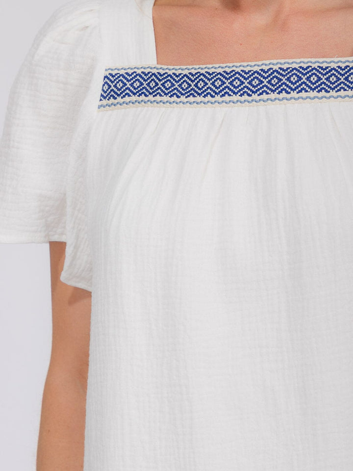 WOMEN'S SHORT RUFFLE SLEEVE SQUARE NECK TRIM DETAILED TUNIC BLOUSE