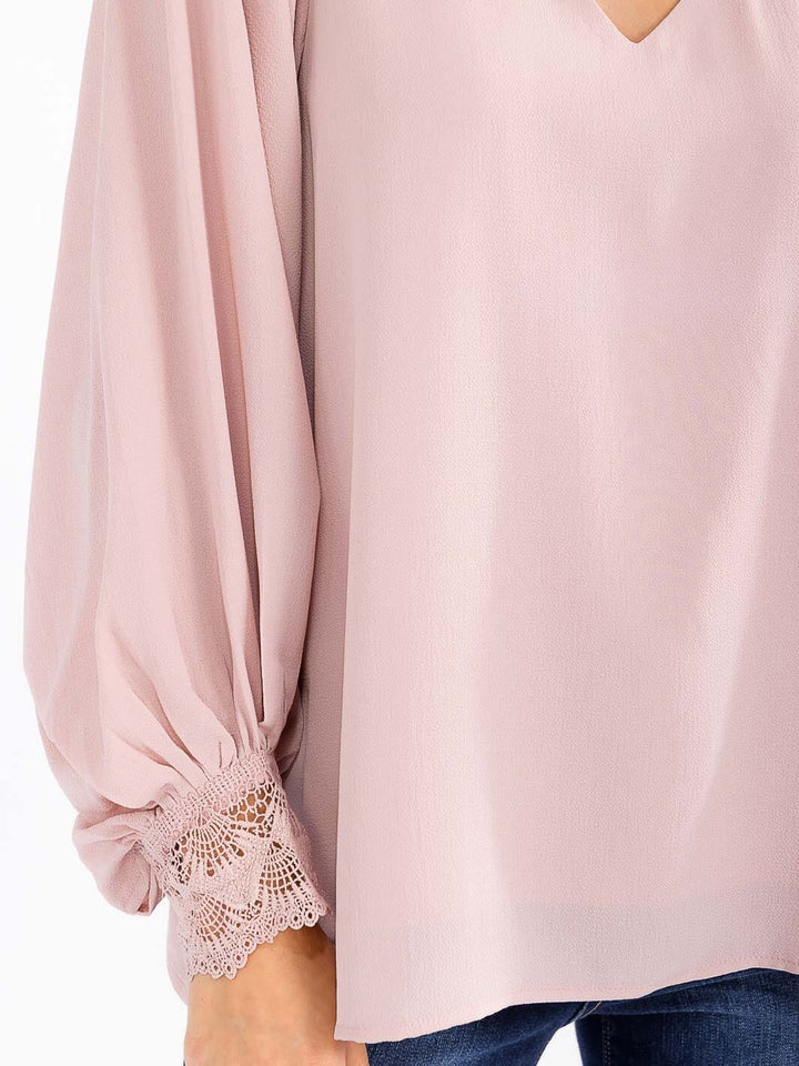 WOMEN'S LONG SLEEVE V-NECK CROCHET DETAILED LOOSE FIT BLOUSE