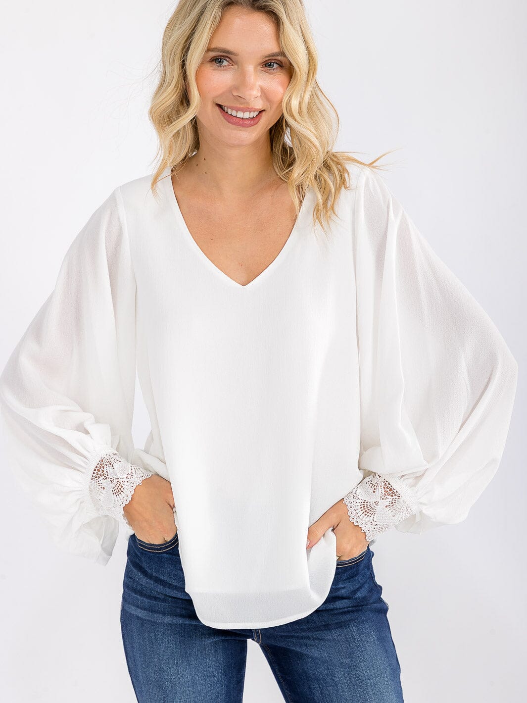 WOMEN'S LONG SLEEVE V-NECK CROCHET DETAILED LOOSE FIT BLOUSE