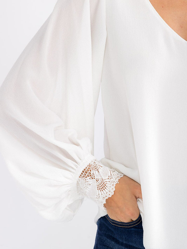 WOMEN'S LONG SLEEVE V-NECK CROCHET DETAILED LOOSE FIT BLOUSE