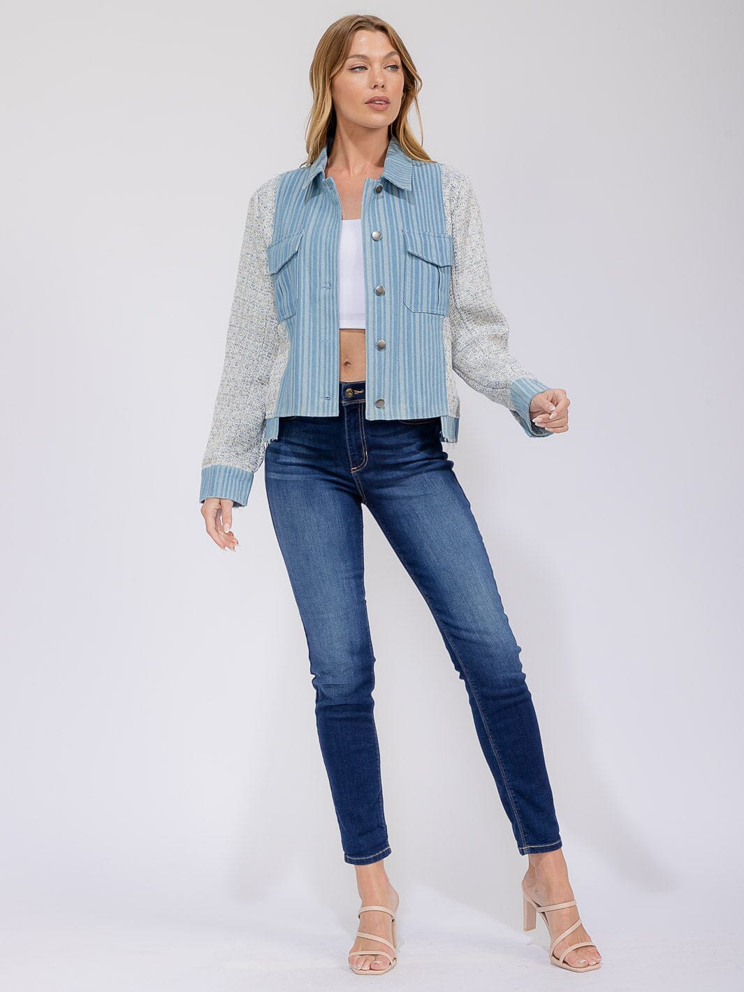 WOMEN'S LONG SLEEVE BUTTON CLOSURE FRONT POCKETS DENIM CONTRAST JACKET