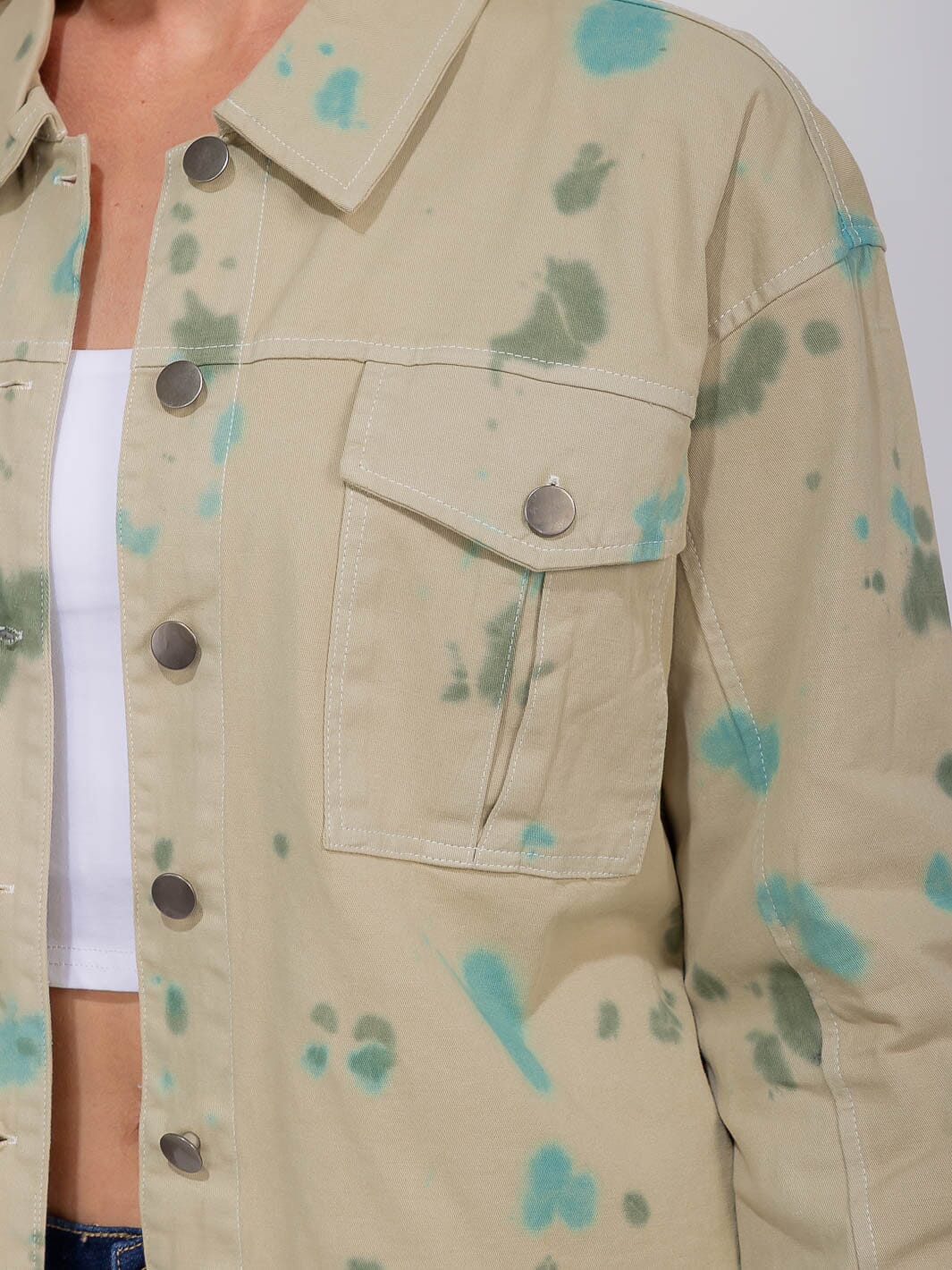 WOMEN'S LONG SLEEVE BUTTON CLOSURE FRONT POCKETS DENIM TIE DYE JACKET