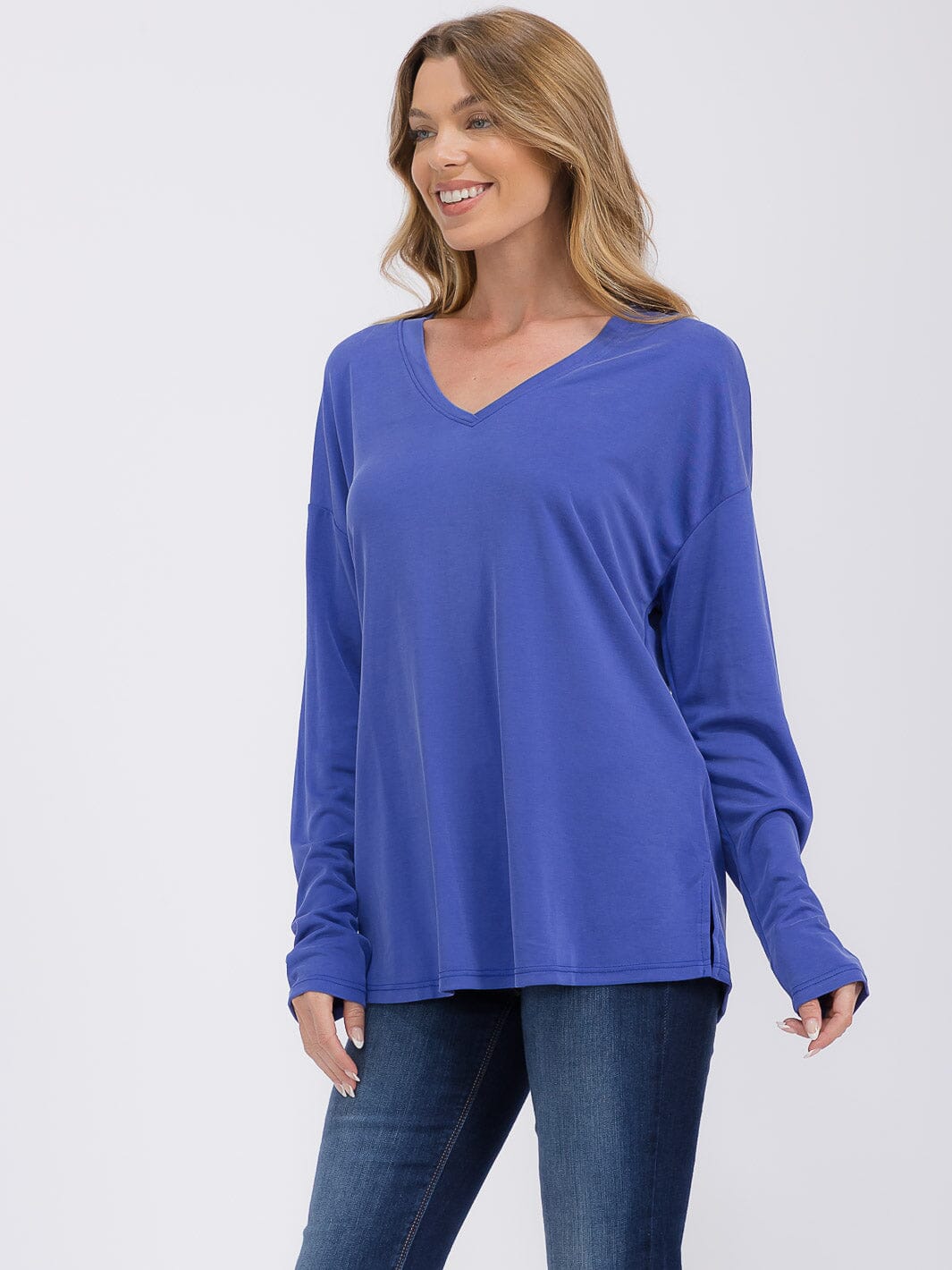 WOMEN'S LONG SLEEVE V-NECK SOLID TOP
