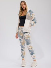 WOMEN'S LONG SLEEVE ZIPPER CLOSURE FRONT POCKETS HOODED CAMO JACKET