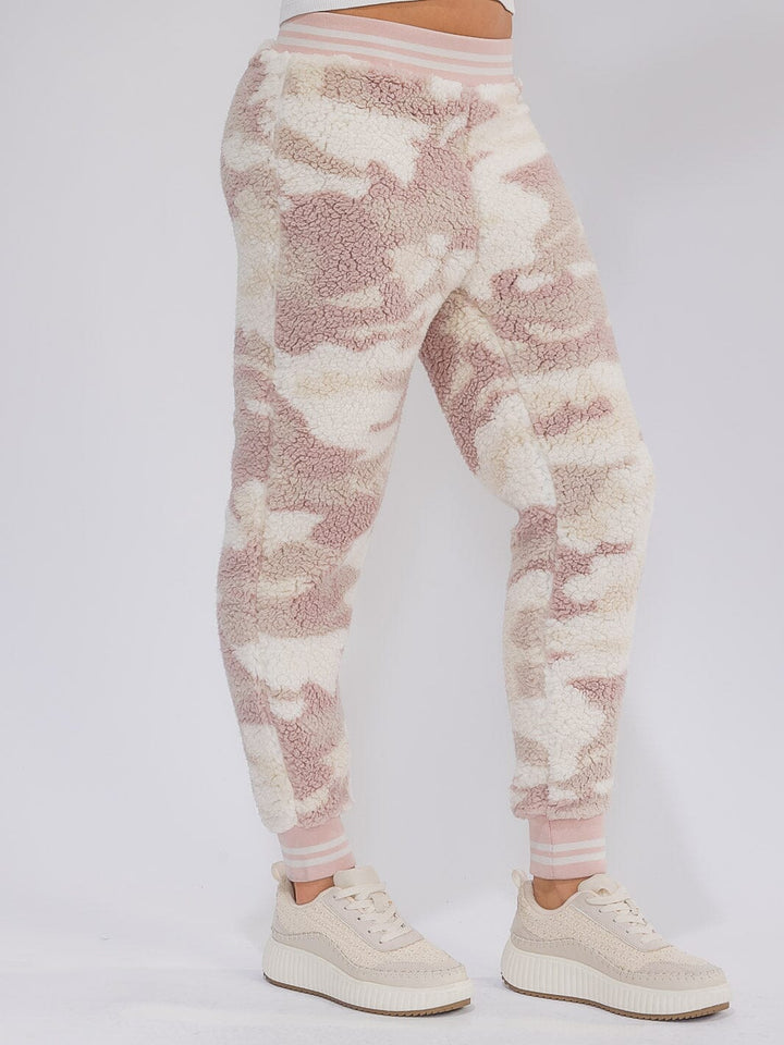 WOMEN'S ELASTIC WAIST SHERPA CAMO PRINT JOGGER PANTS