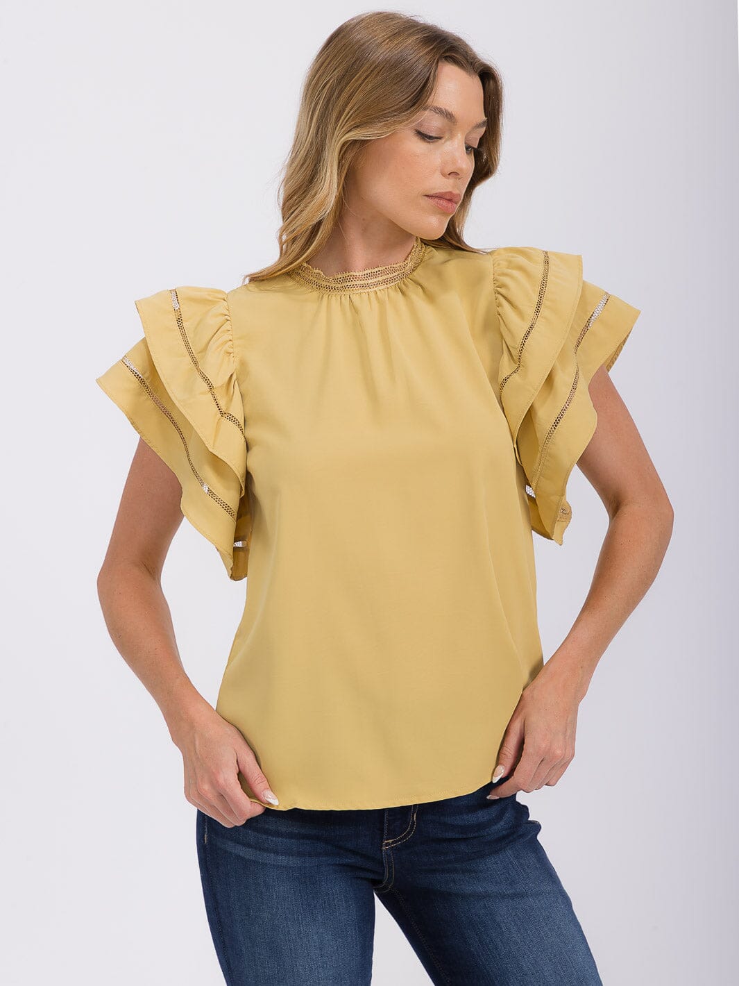 WOMEN'S SHORT RUFFLE SLEEVE TRIM DETAILED BLOUSE