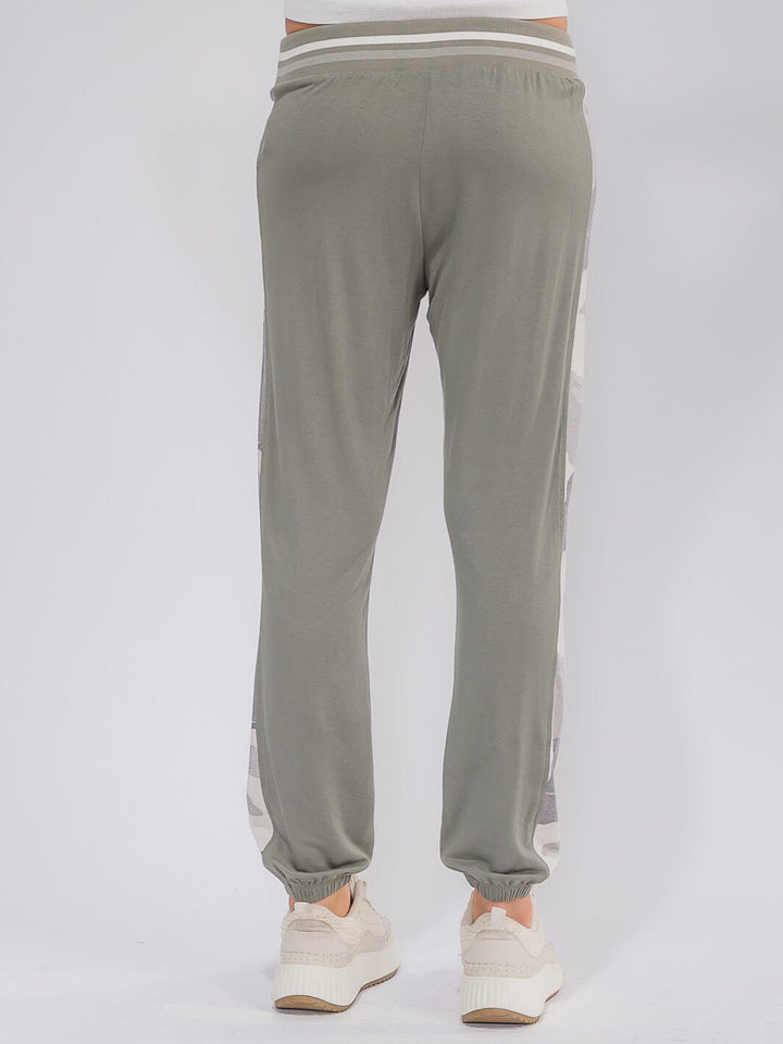 WOMEN'S ELASTIC WAIST CONTAST CAMO PRINT JOGGER PANTS