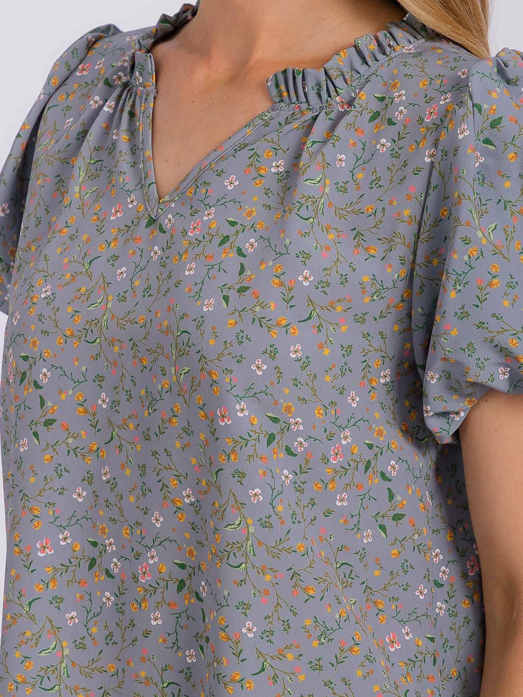 WOMEN'S SHORT PUFF SLEEVE V-NECK FLORAL BLOUSE